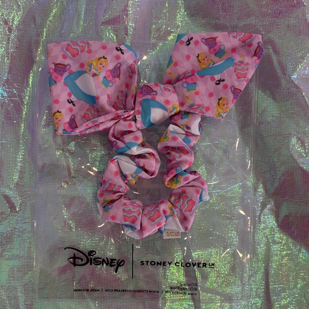 Stoney Clover Lane x Disney Alice in Wonderland Hair Scrunchie-Firm price - Picture 3 of 3